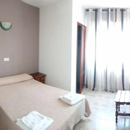 Hotel Lago 酒店 2*